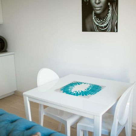 Flat White Apartament Pultusk Apartment Exterior photo